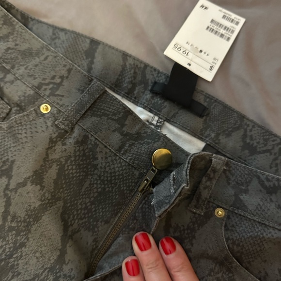 H&M Women’s size 8 Skinny RATTLESNAKE Snakeskin Jeans - Picture 8 of 9